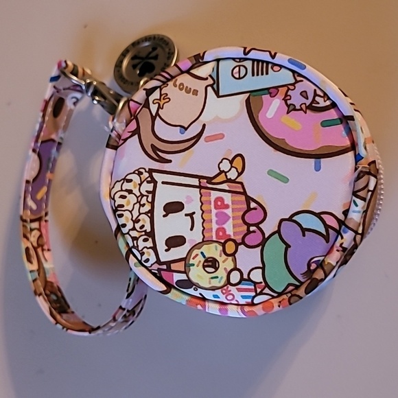 Ju-Ju-Be Tokidoki x Paci Pod - Donutella's Sweet Shop - Picture 5 of 6